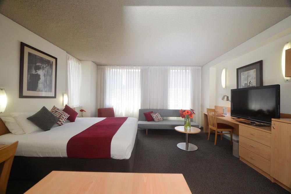 Lancemore Crossley St. Melbourne Buitenkant foto A typical hotel room