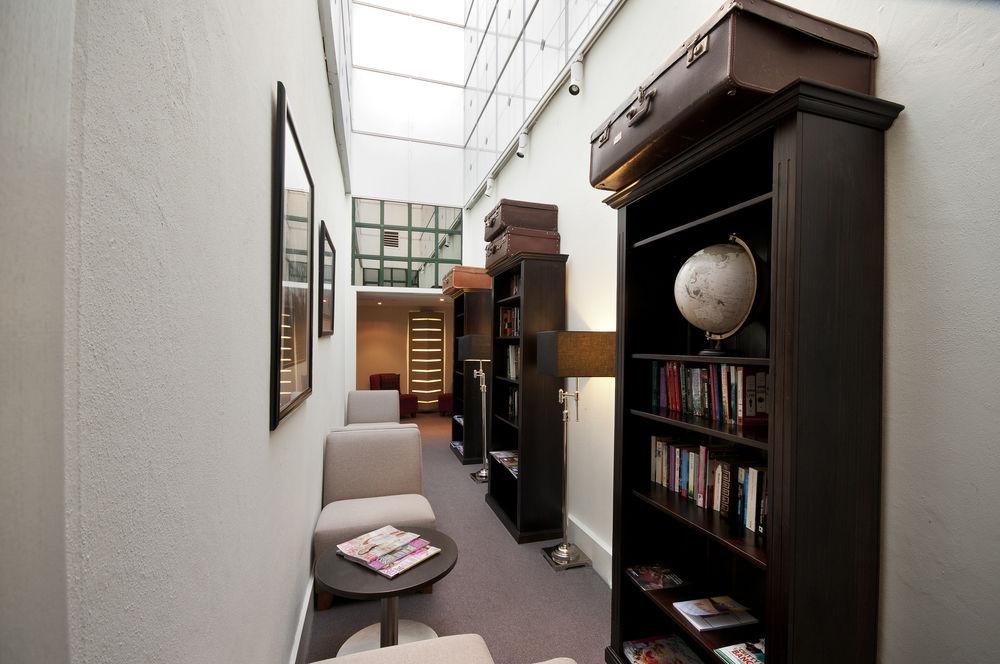 Lancemore Crossley St. Melbourne Buitenkant foto Library