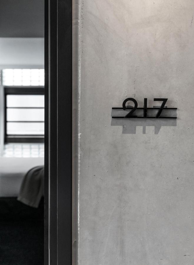 Lancemore Crossley St. Melbourne Buitenkant foto Room number at the Hotel 217