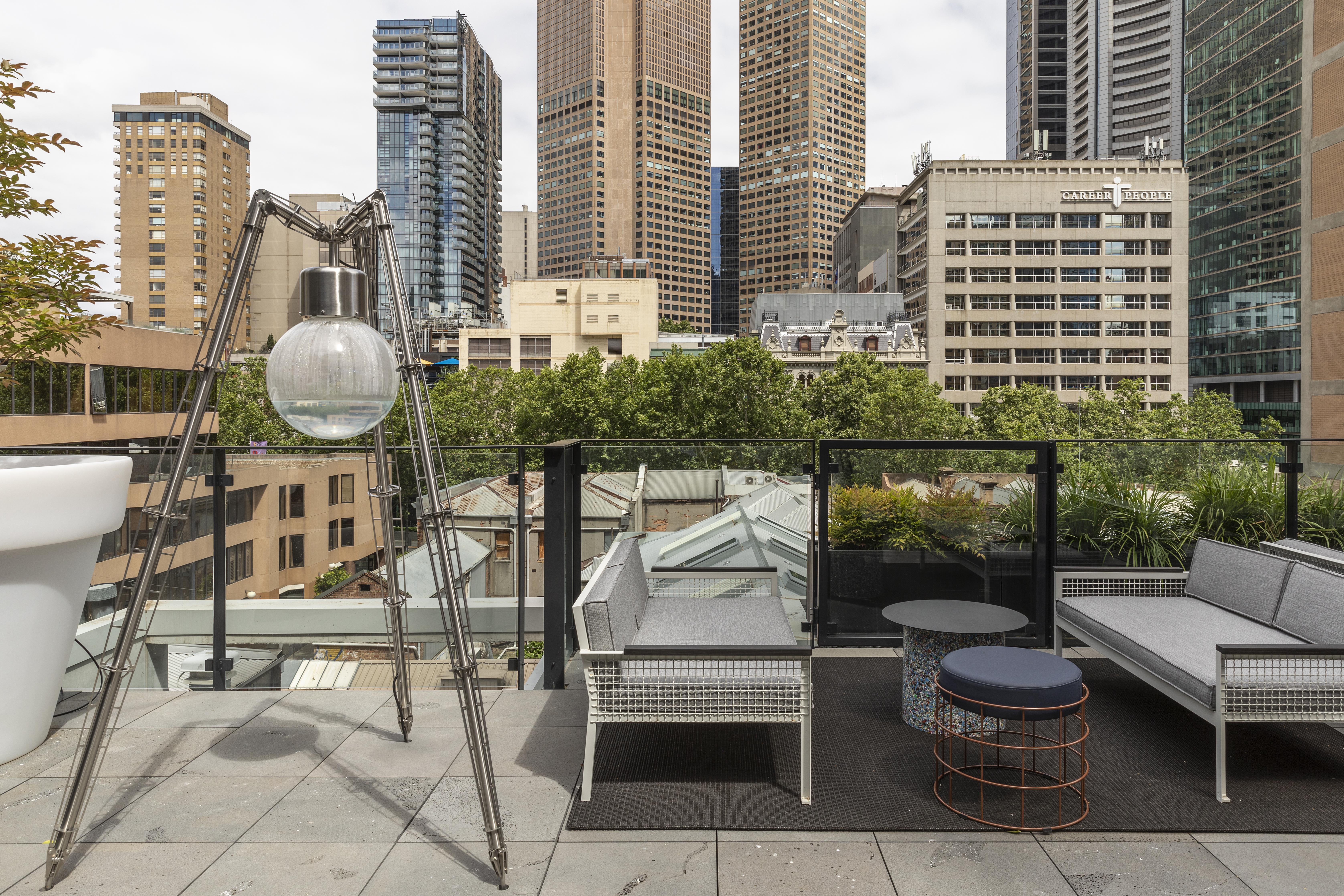 Lancemore Crossley St. Melbourne Buitenkant foto The rooftop pool at the Hotel
